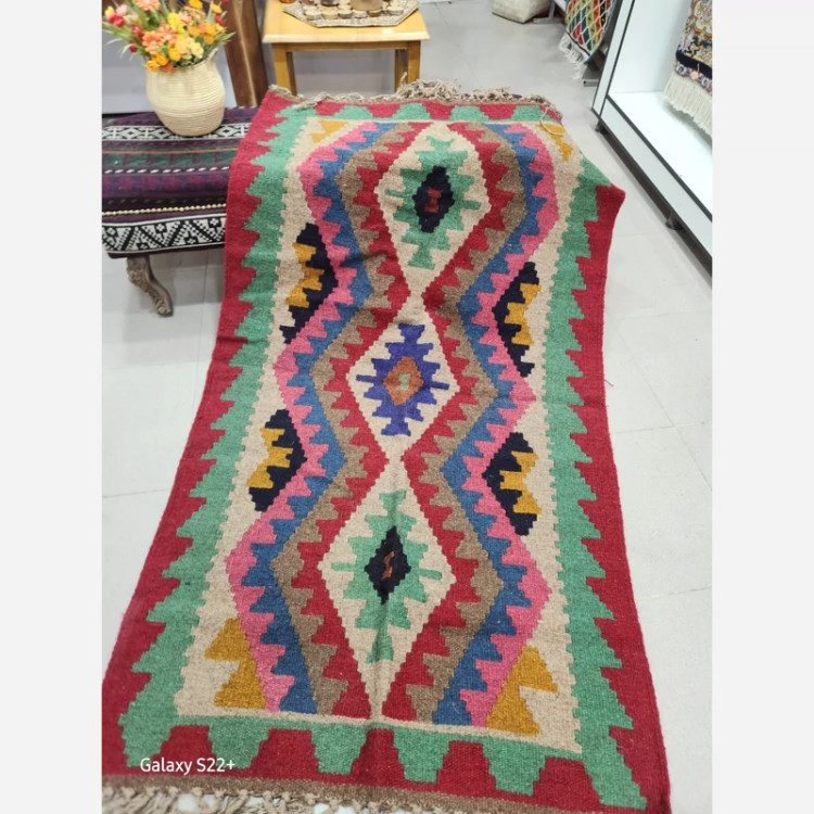 گلیم دستبافت با پشم طبیعی اعلا طره سبز و قرمزگالری کرشمه گالری صنایع دستی کرشمه