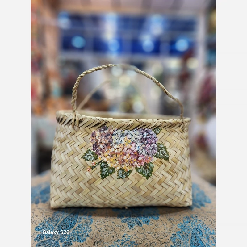 سبدهای حصیری طراحی شده طرح گل انحصاریچند طرح مختلف گالری صنایع دستی کرشمه
