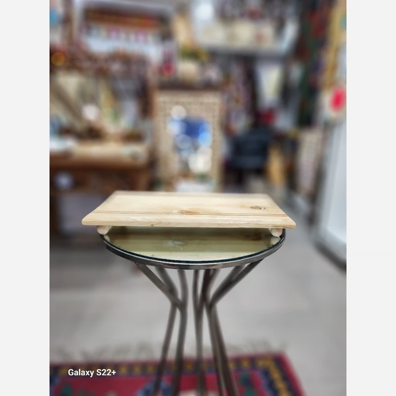 رایزر چوبی ساده و مستطیل پایه دار باکیفیت ۳۵۲۰ سانت گالری صنایع دستی کرشمه