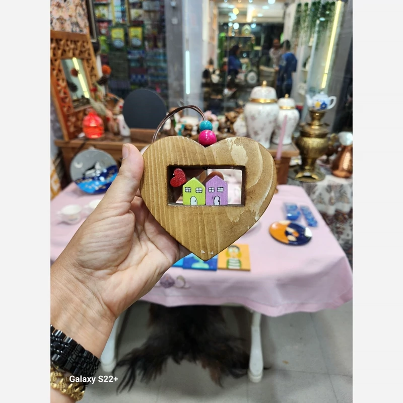 آویز دیواری قلب کلبه ای چوبی️ گالری صنایع دستی کرشمه