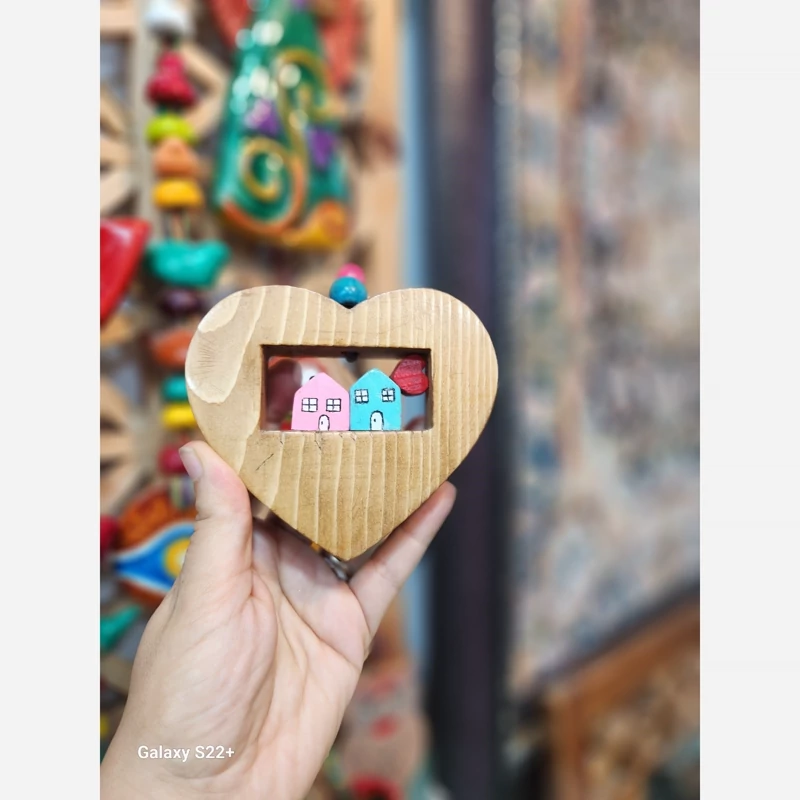 آویز دیواری قلب کلبه ای چوبی️ گالری صنایع دستی کرشمه