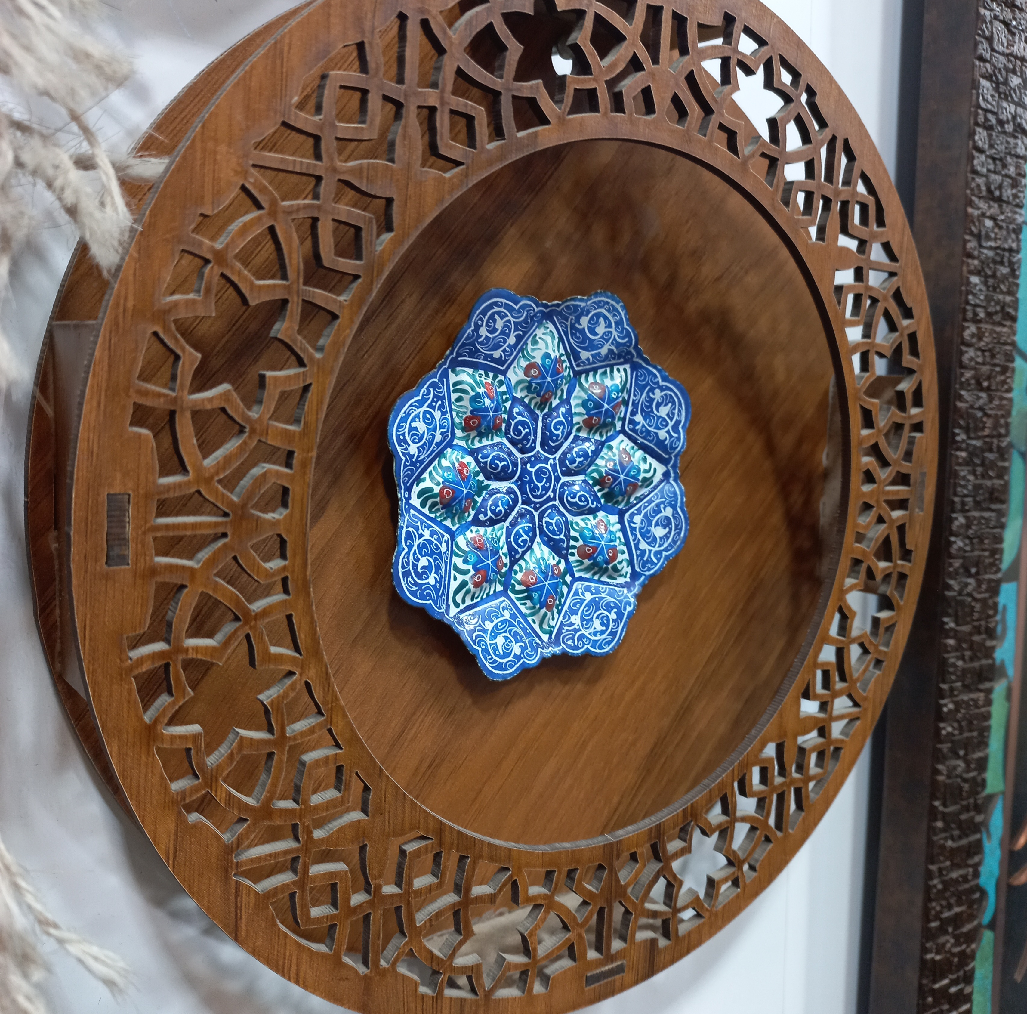 تابلو دیواری مینای مس چوبی گرد قطر ۲۰ سانت کرشمه گالری گالری صنایع دستی کرشمه