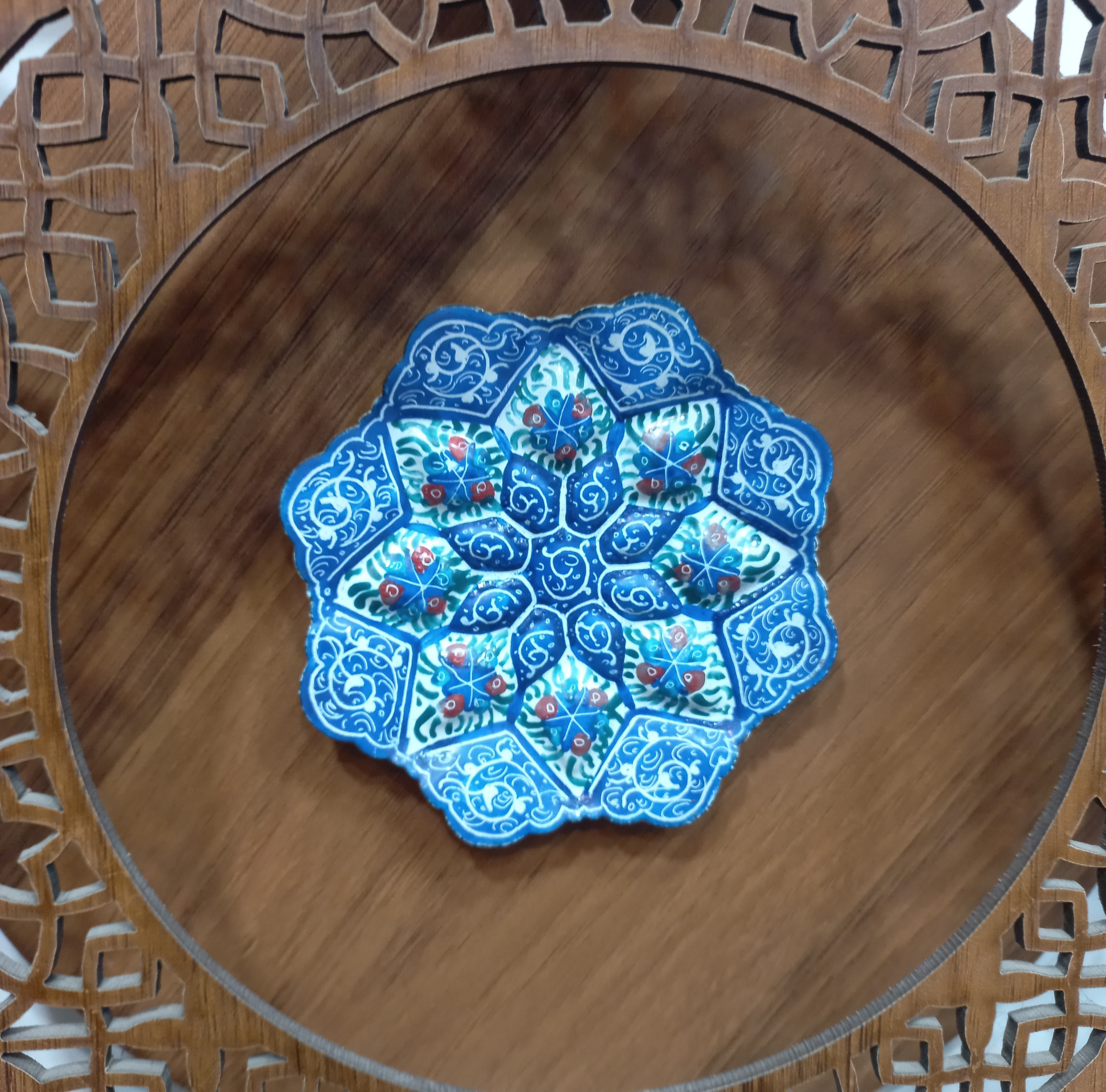 تابلو دیواری مینای مس چوبی گرد قطر ۲۰ سانت کرشمه گالری گالری صنایع دستی کرشمه