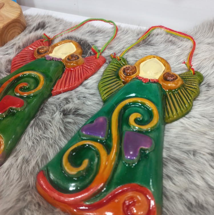 آویز سفال طرح فرشته سبز ارتفاع ۲۰ سانت گالری صنایع دستی کرشمه