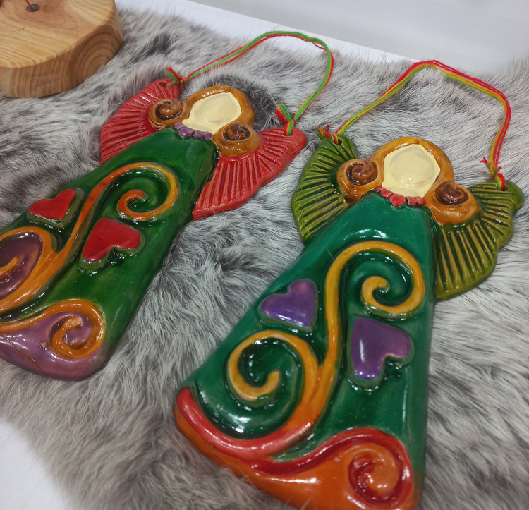 آویز سفال طرح فرشته سبز ارتفاع ۲۰ سانت گالری صنایع دستی کرشمه