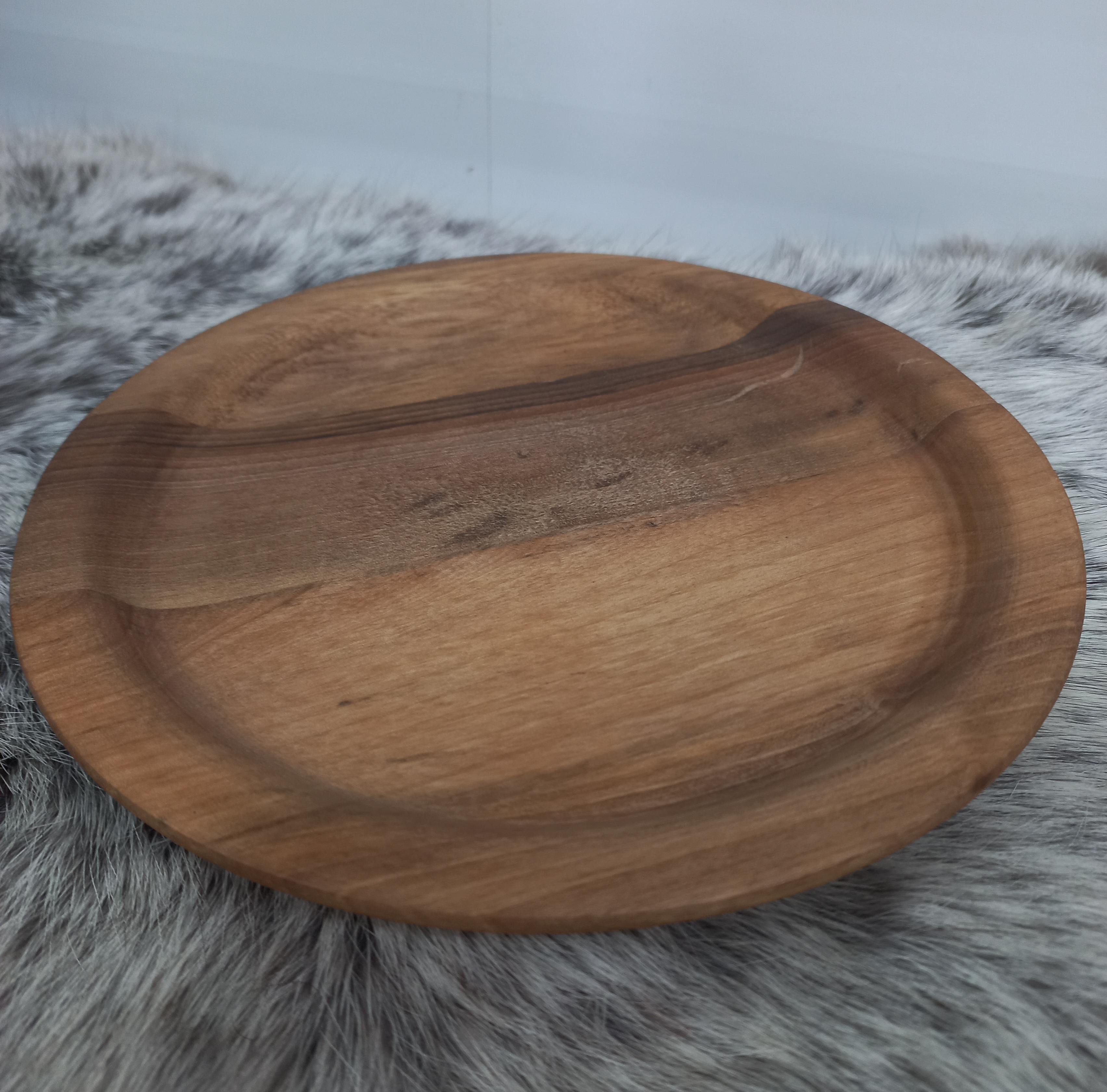 پیشدستی چوبی گردو خراطی شده قطر ۱۴ سانت گالری صنایع دستی کرشمه