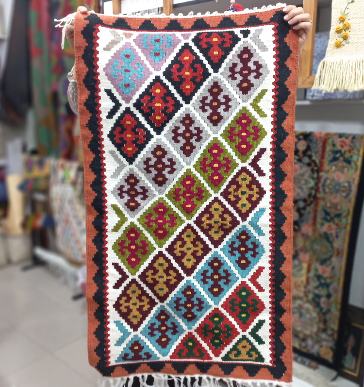 گلیم دستبافت دورو|پشم طبیعی|طرح واگیره |حاشیه آجری (سایز ۱ متر×۶۰ سانت)