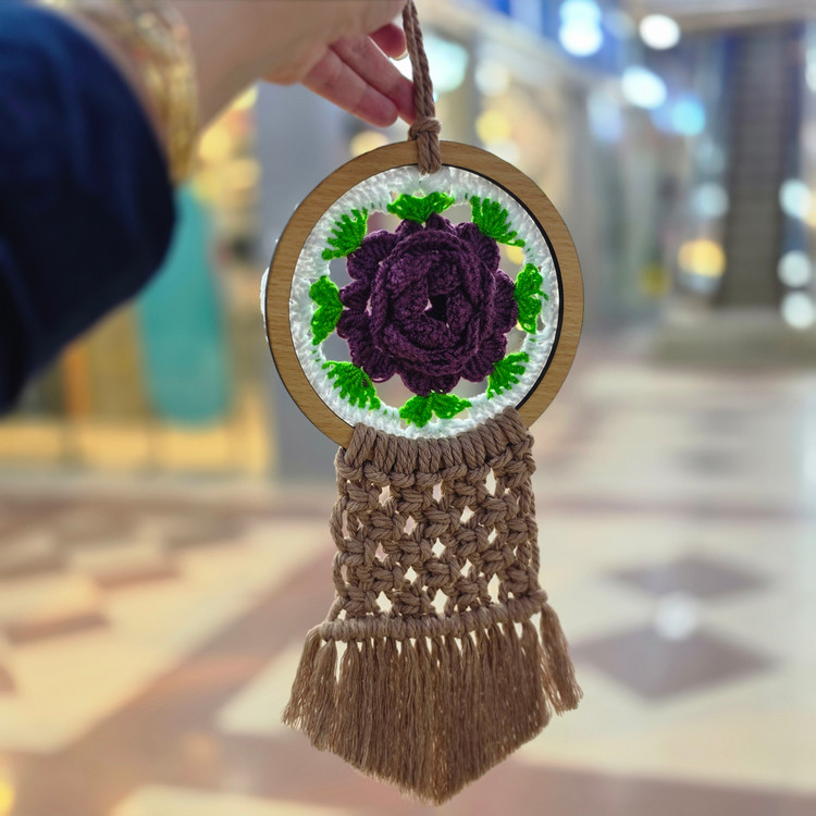 آویز گرد دیواری بافت گل رز و مکرومه 😍🌺