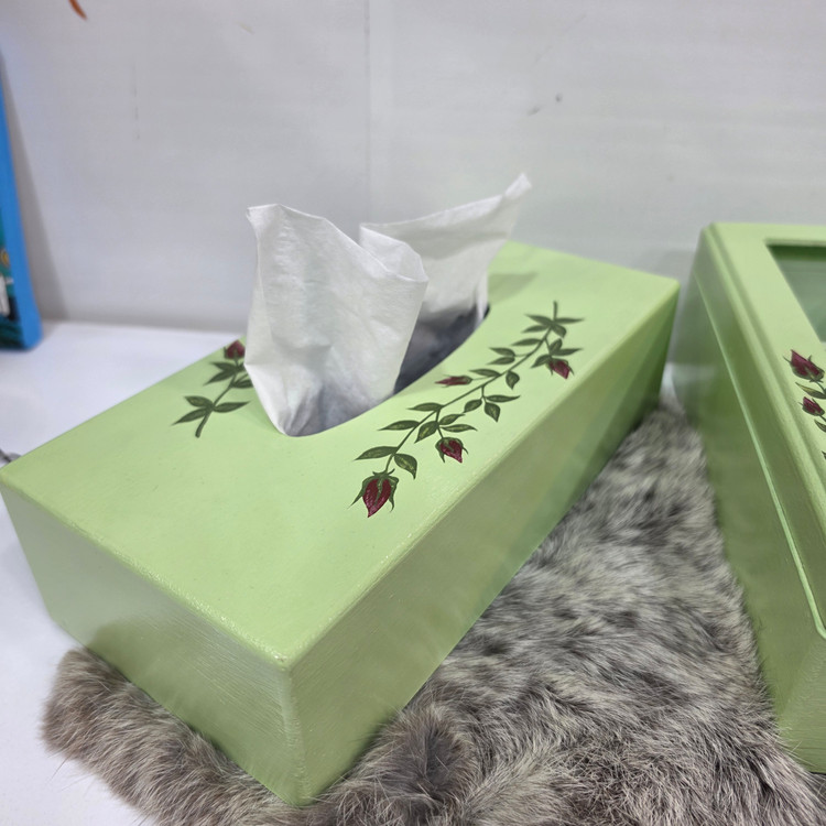 ست چوبی تی بگ و دستمال کاغذی سبز طراحی گل رز🌹۲۴×۲۴ cm