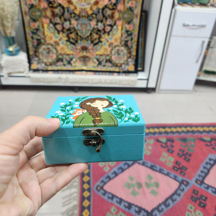 جعبه چوبی دستساز نقاشی دخترک| دو طرح | ابعاد ۱۰×۹ cm
